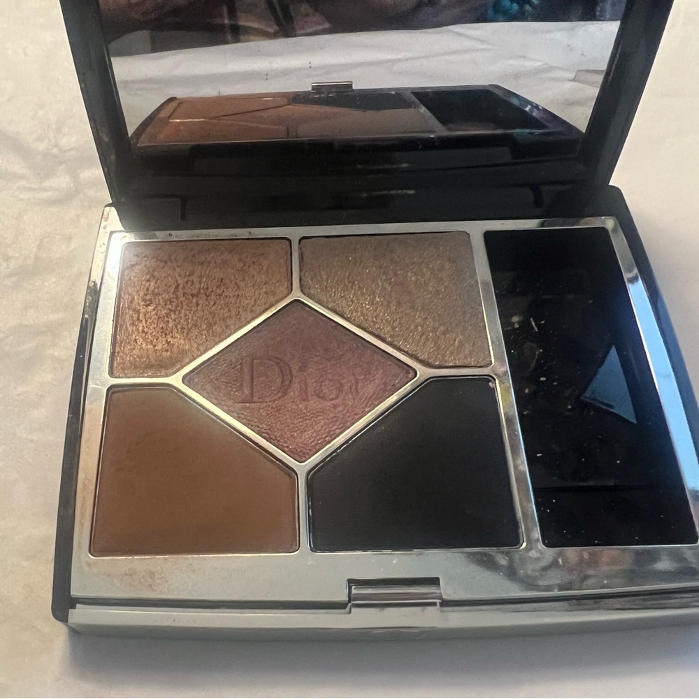 Golden Day (569)
DIOR 5 COULEURS COUTURE EYESHADOW PALETTE